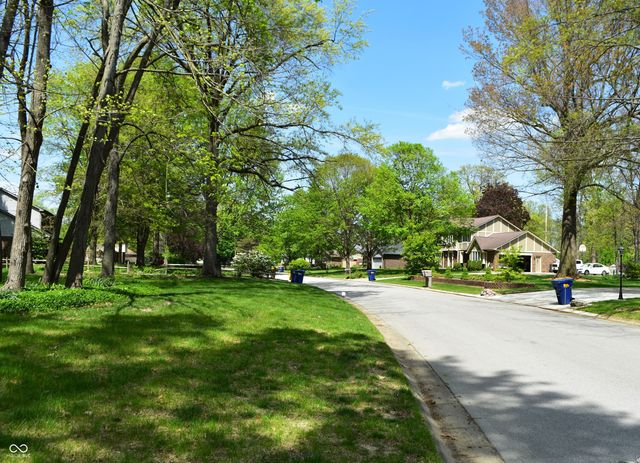 2370 Woodland Trace, Plainfield, IN 46168