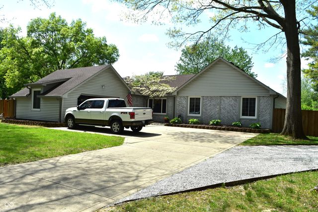 2370 Woodland Trace, Plainfield, IN 46168