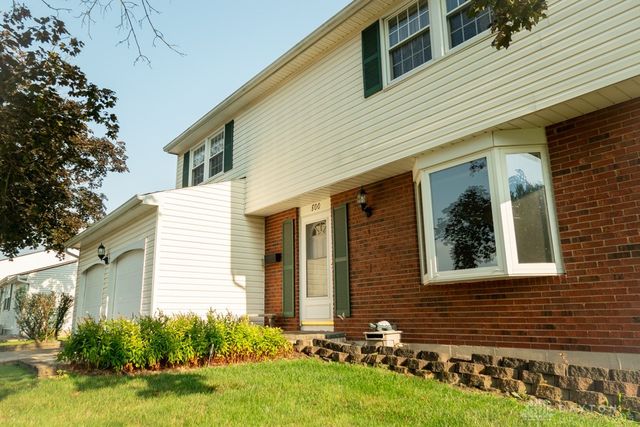 800 Sipos Circle, Englewood, OH 45322