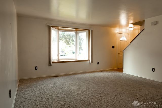 800 Sipos Circle, Englewood, OH 45322