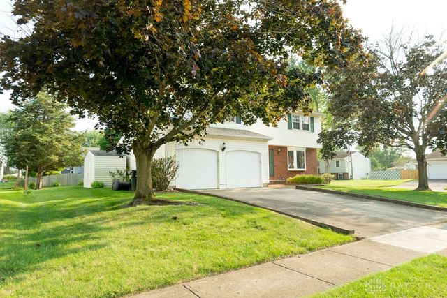 800 Sipos Circle, Englewood, OH 45322