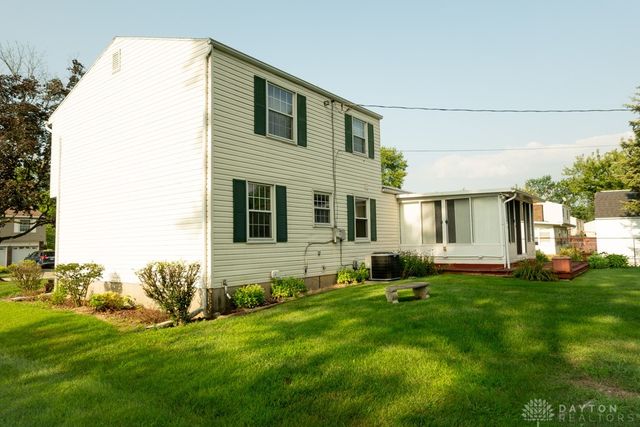 800 Sipos Circle, Englewood, OH 45322