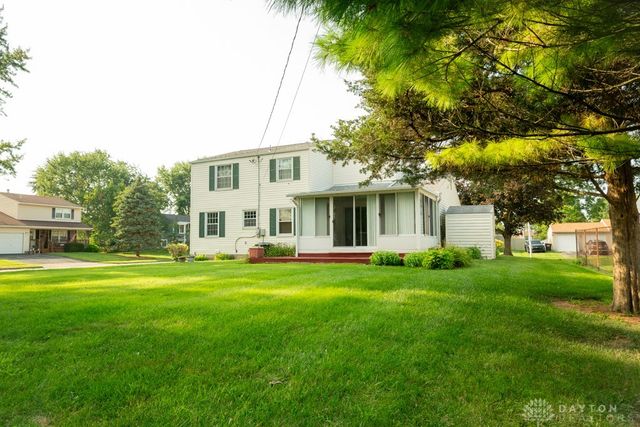 800 Sipos Circle, Englewood, OH 45322