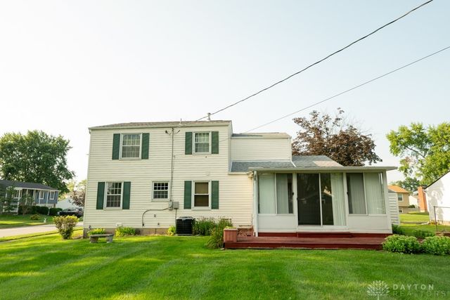 800 Sipos Circle, Englewood, OH 45322
