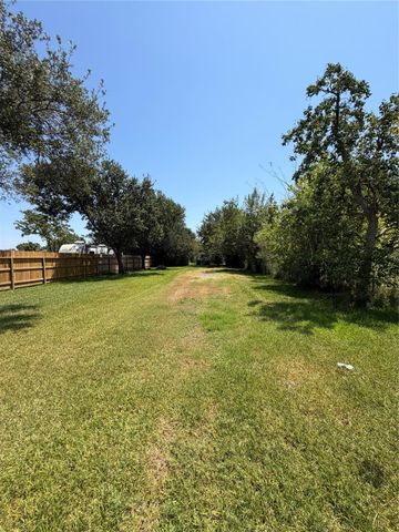 1029 8th Street, Dickinson, TX 77539