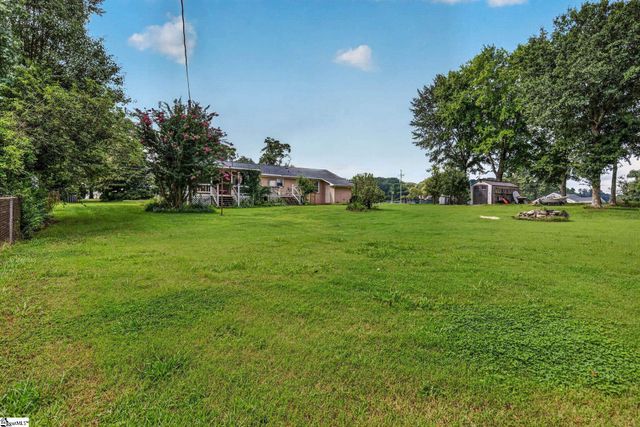 1660 Holly Springs Road, Inman, SC 29349