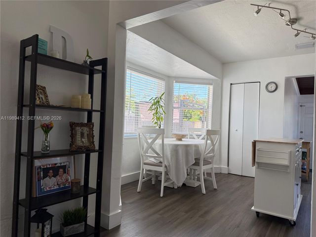 2533 Wiley St, Hollywood, FL 33020