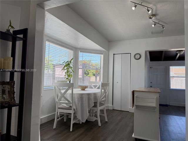 2533 Wiley St, Hollywood, FL 33020