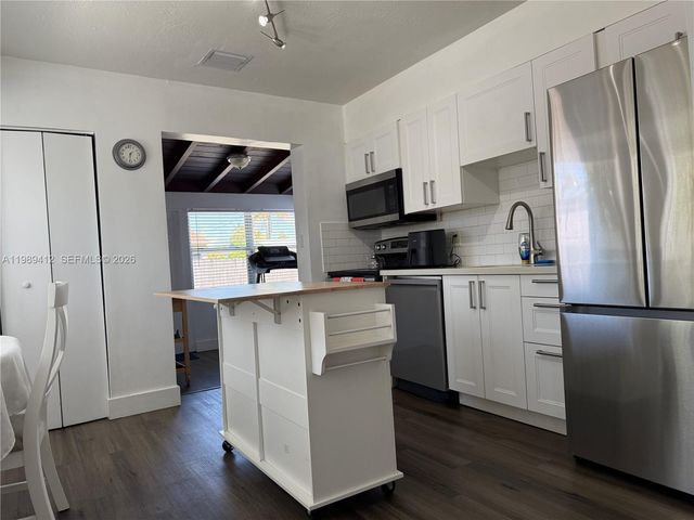 2533 Wiley St, Hollywood, FL 33020