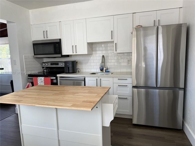 2533 Wiley St, Hollywood, FL 33020