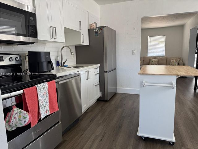 2533 Wiley St, Hollywood, FL 33020