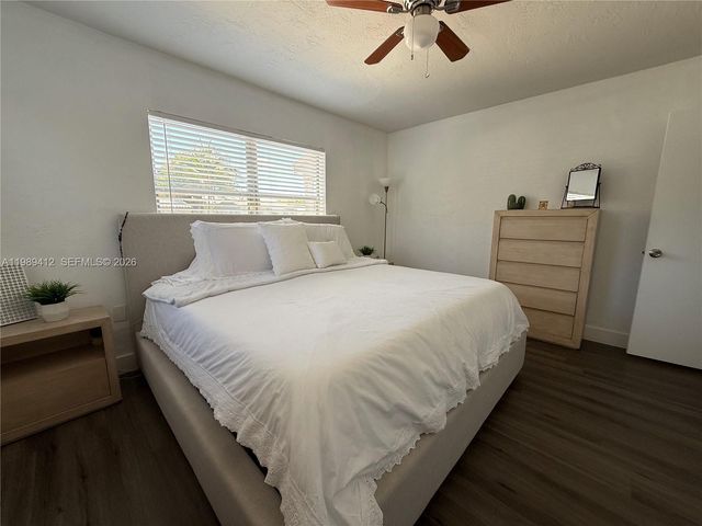 2533 Wiley St, Hollywood, FL 33020