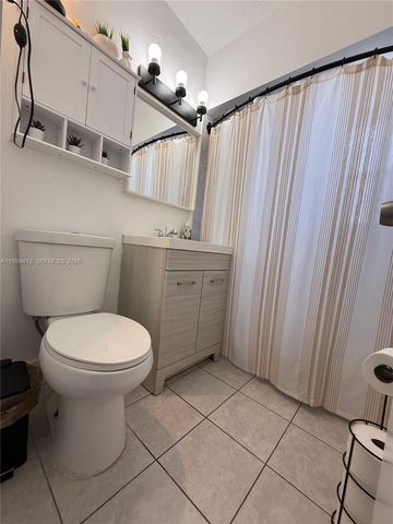 2533 Wiley St, Hollywood, FL 33020