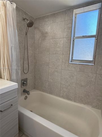 2533 Wiley St, Hollywood, FL 33020