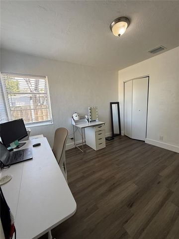 2533 Wiley St, Hollywood, FL 33020