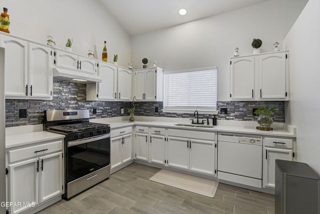 12192 Sun Arbor Place, El Paso, TX 79928