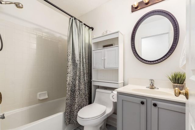 6223 New Albany Road W, New Albany, OH 43054