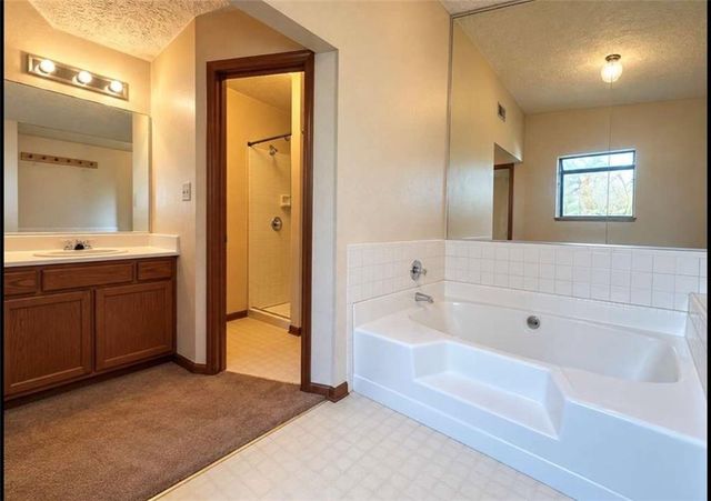 10436 Tara Pointe Drive, Jonesboro, GA 30238