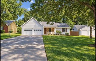 10436 Tara Pointe Drive, Jonesboro, GA 30238