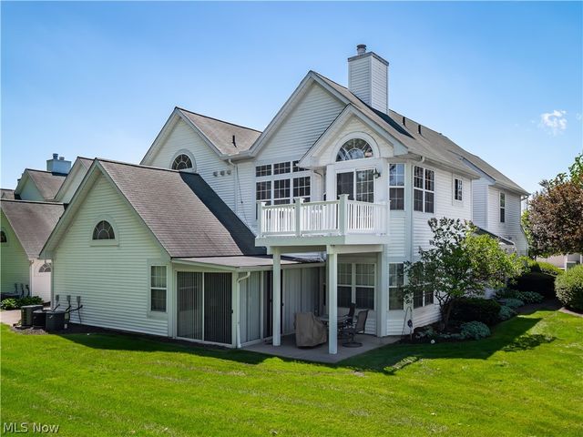 54 Vista Circle, North Olmsted, OH 44070