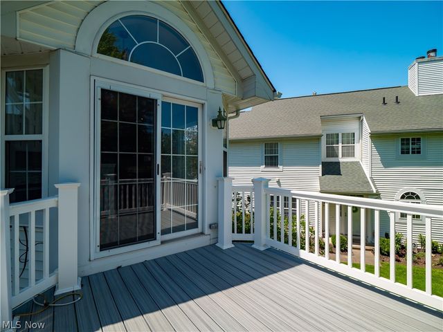 54 Vista Circle, North Olmsted, OH 44070