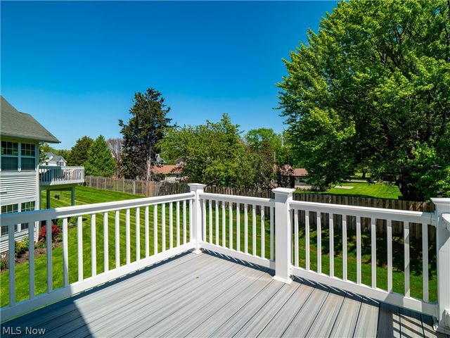54 Vista Circle, North Olmsted, OH 44070