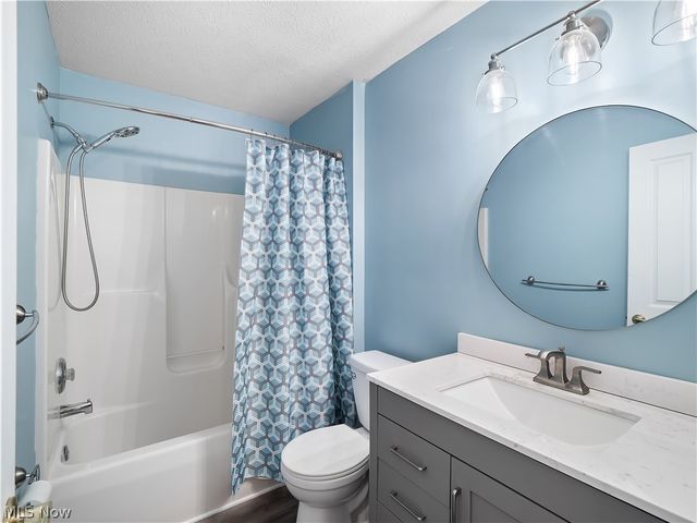 54 Vista Circle, North Olmsted, OH 44070