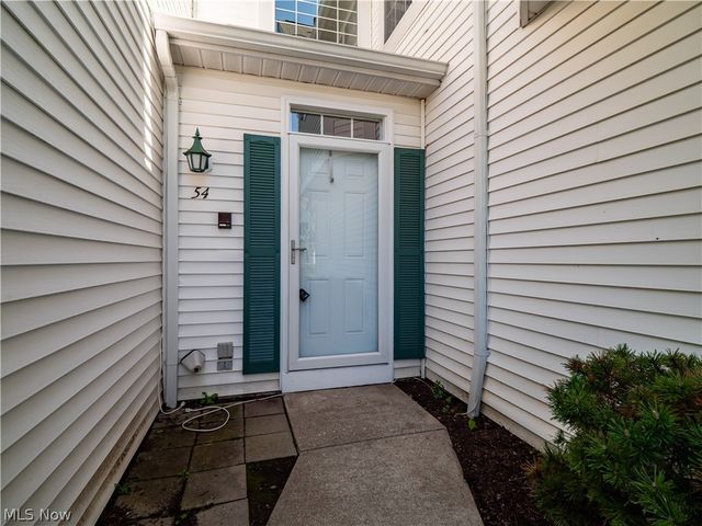 54 Vista Circle, North Olmsted, OH 44070