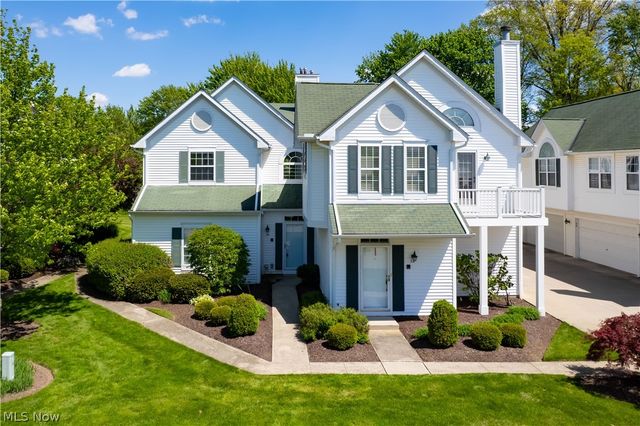 54 Vista Circle, North Olmsted, OH 44070