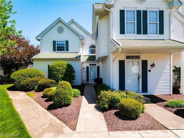 54 Vista Circle, North Olmsted, OH 44070
