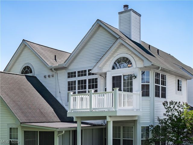 54 Vista Circle, North Olmsted, OH 44070