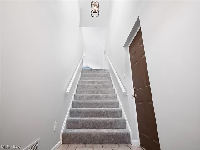 54 Vista Circle, North Olmsted, OH 44070