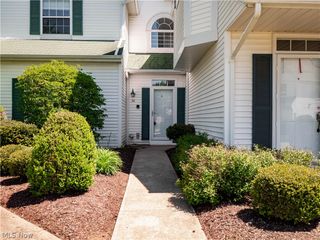 54 Vista Circle, North Olmsted, OH 44070