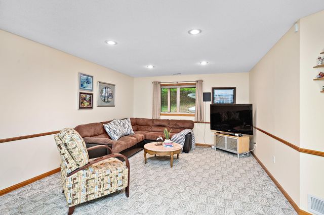 4151 Valley View Street, Saint Bonifacius, MN 55375