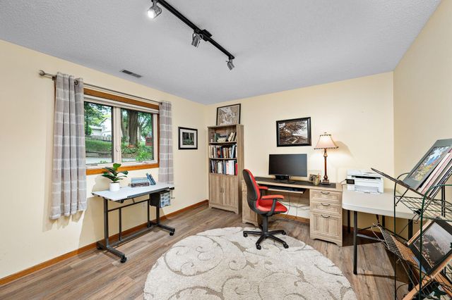 4151 Valley View Street, Saint Bonifacius, MN 55375