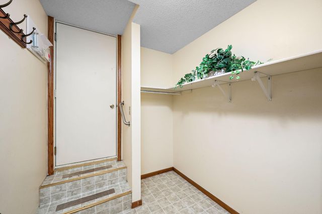 4151 Valley View Street, Saint Bonifacius, MN 55375