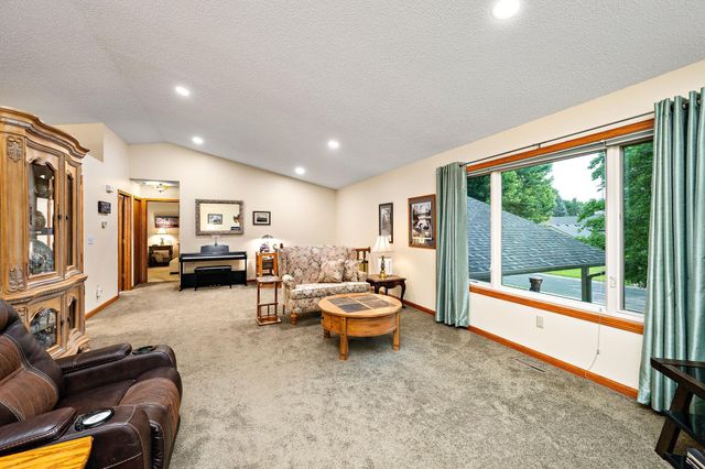 4151 Valley View Street, Saint Bonifacius, MN 55375