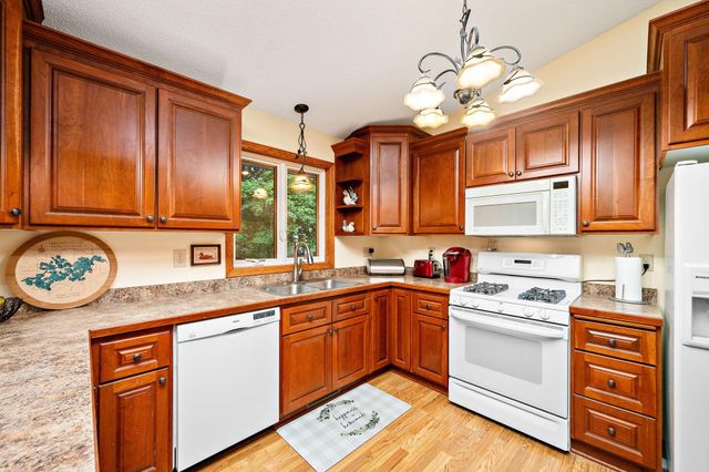 4151 Valley View Street, Saint Bonifacius, MN 55375