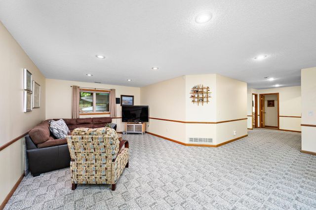 4151 Valley View Street, Saint Bonifacius, MN 55375