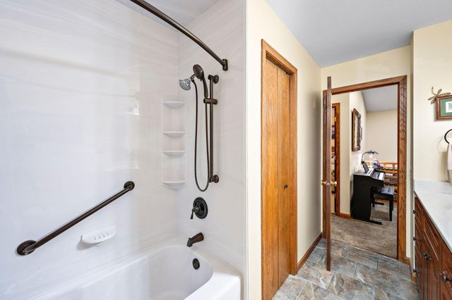 4151 Valley View Street, Saint Bonifacius, MN 55375