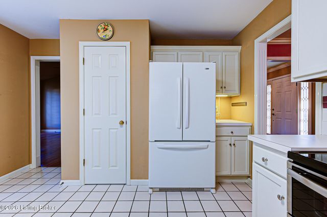 1124 Garden Creek Cir, Louisville, KY 40223