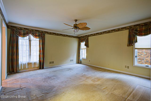 1124 Garden Creek Cir, Louisville, KY 40223