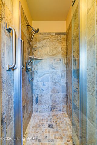 1124 Garden Creek Cir, Louisville, KY 40223