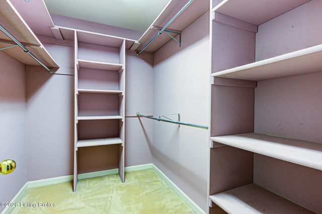 1124 Garden Creek Cir, Louisville, KY 40223