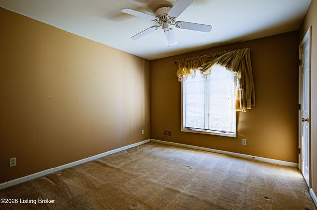 1124 Garden Creek Cir, Louisville, KY 40223