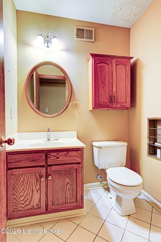 1124 Garden Creek Cir, Louisville, KY 40223