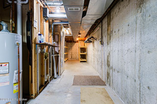 1124 Garden Creek Cir, Louisville, KY 40223