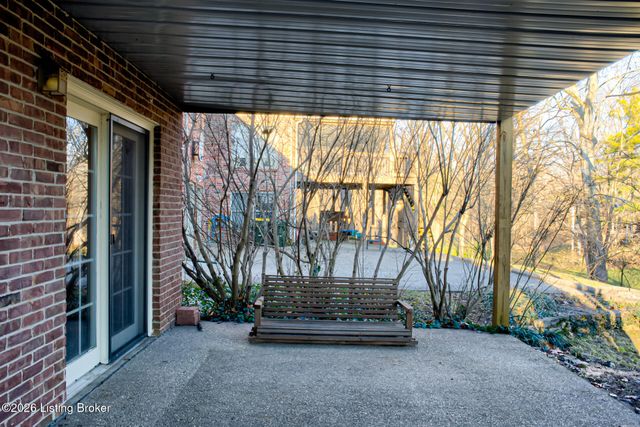 1124 Garden Creek Cir, Louisville, KY 40223