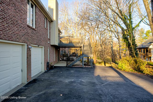 1124 Garden Creek Cir, Louisville, KY 40223