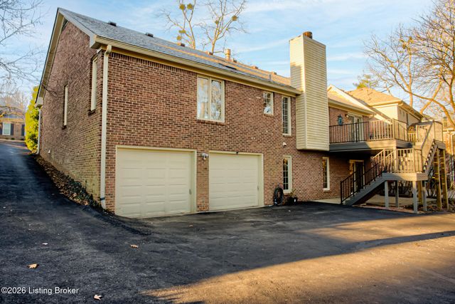 1124 Garden Creek Cir, Louisville, KY 40223